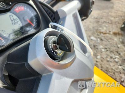 Zdjęcie 8 z 9 samochodu: 2009 CAN-AM SPYDER ROADSTER RS VIN:2BXJACA109V000116 - miniatura