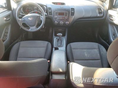 Zdjęcie 8 z 12 samochodu: 2014 KIA FORTE LX VIN:KNAFX4A6XE5140435 - miniatura