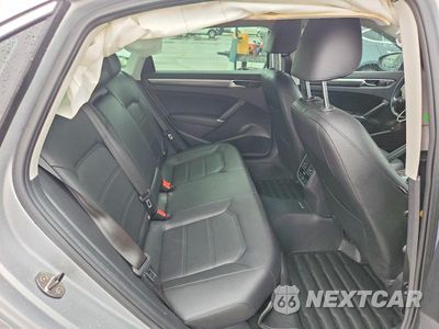Zdjęcie 10 z 12 samochodu: 2017 VOLKSWAGEN PASSAT SE VIN:1VWGT7A34HC009542 - miniatura