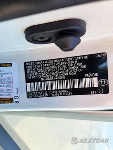 Zdjęcie 12 z 12 samochodu: 2019 TOYOTA C-HR LE VIN:NMTKHMBX3KR094800 - miniatura