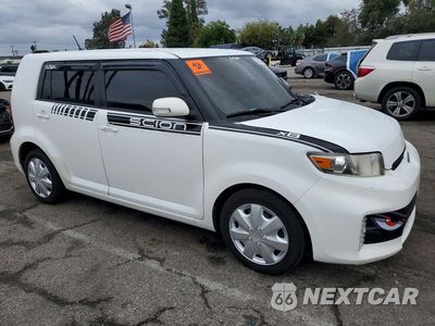 Czwarte zdjęcie samochodu z boku: 2014 SCION XB BASE VIN:JTLZE4FE8EJ054946 - miniatura