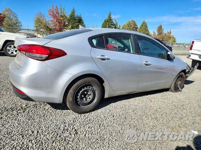Trzecie zdjęcie samochodu z tyłu: 2018 KIA FORTE LX VIN:3KPFK4A78JE283473 - miniatura