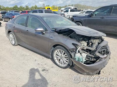 Czwarte zdjęcie samochodu z boku: 2018 TOYOTA CAMRY HYBRID XLE VIN:4T1B21HK2JU504845 - miniatura
