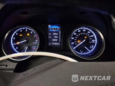 Zdjęcie 9 z 14 samochodu: 2018 TOYOTA CAMRY LE VIN:4T1B11HK7JU107117 - miniatura
