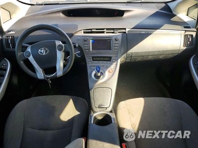 Zdjęcie 8 z 12 samochodu: 2014 TOYOTA PRIUS PLUG-IN HYBRID BASE VIN:JTDKN3DPXE3055919 - miniatura