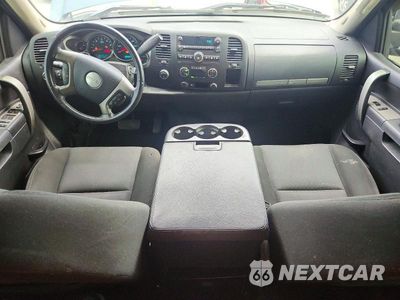Zdjęcie 8 z 13 samochodu: 2010 GMC SIERRA K1500 SLE VIN:1GTSKVE32AZ176676 - miniatura