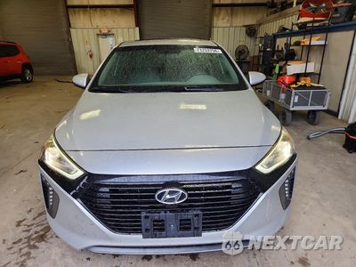 Piąte zdjęcie samochodu w środku: 2017 HYUNDAI IONIQ LIMITED VIN:KMHC85LC8HU032221 - miniatura