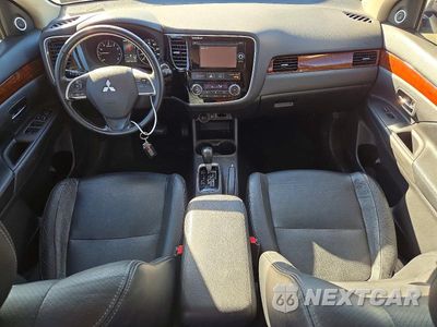 Zdjęcie 8 z 14 samochodu: 2014 MITSUBISHI OUTLANDER SE VIN:JA4AZ3A36EZ009139 - miniatura