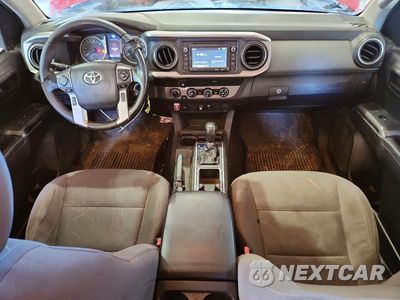 Zdjęcie 8 z 12 samochodu: 2019 TOYOTA TACOMA SR5 V6 VIN:5TFDZ5BN7KX044892 - miniatura