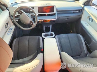 Zdjęcie 8 z 13 samochodu: 2022 HYUNDAI IONIQ 5 SE VIN:KM8KMDAF3NU048515 - miniatura