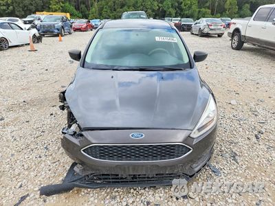 Piąte zdjęcie samochodu w środku: 2018 FORD FOCUS S VIN:1FADP3E27JL244355 - miniatura