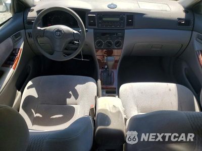 Zdjęcie 8 z 12 samochodu: 2005 TOYOTA COROLLA LE VIN:1NXBR32E25Z499808 - miniatura