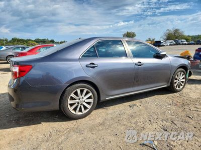 Trzecie zdjęcie samochodu z tyłu: 2014 TOYOTA CAMRY XLE VIN:4T4BF1FK9ER386392 - miniatura