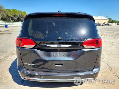 Zdjęcie 6 z 12 samochodu: 2020 CHRYSLER PACIFICA TOURING L VIN:2C4RC1BG1LR275384 - miniatura