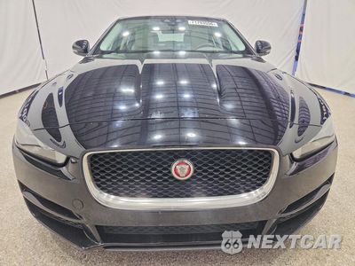 Piąte zdjęcie samochodu w środku: 2017 JAGUAR XE VIN:SAJAR4BN1HA971459 - miniatura