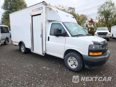 Czwarte zdjęcie samochodu z boku: 2022 CHEVROLET EXPRESS G3500 VIN:1GB0GSF71N1166092 - miniatura