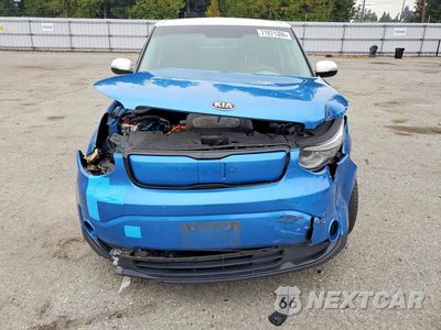 Piąte zdjęcie samochodu w środku: 2016 KIA SOUL EV BASE VIN:KNDJP3AE0G7016132 - miniatura