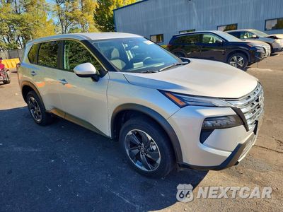Czwarte zdjęcie samochodu z boku: 2025 NISSAN ROGUE SV VIN:5N1BT3BB3SC778029 - miniatura