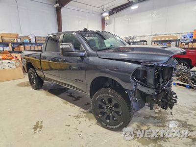 Czwarte zdjęcie samochodu z boku: 2026 RAM 2500 LARAMIE VIN:3C6UR5FJ1TG355254 - miniatura