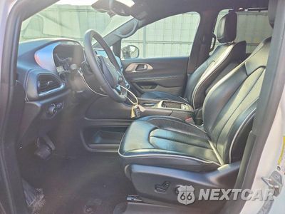 Zdjęcie 7 z 13 samochodu: 2025 CHRYSLER PACIFICA LIMITED VIN:2C4RC1GG5SR537642 - miniatura