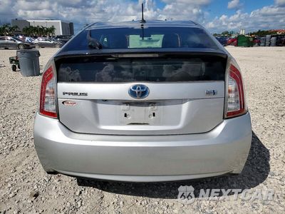 Zdjęcie 6 z 14 samochodu: 2013 TOYOTA PRIUS THREE VIN:JTDKN3DU0D5545987 - miniatura