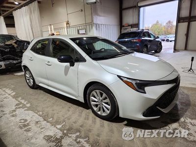 Czwarte zdjęcie samochodu z boku: 2026 TOYOTA COROLLA HATCHBACK SE VIN:JTND4MBE4T3263001 - miniatura