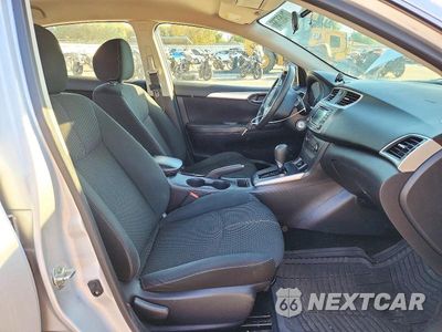 Zdjęcie 7 z 12 samochodu: 2018 NISSAN SENTRA S VIN:3N1AB7AP0JY241568 - miniatura