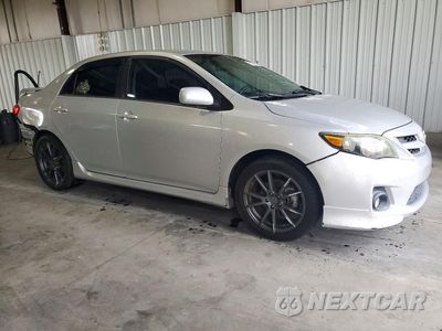 Czwarte zdjęcie samochodu z boku: 2013 TOYOTA COROLLA S VIN:5YFBU4EE0DP091159 - miniatura