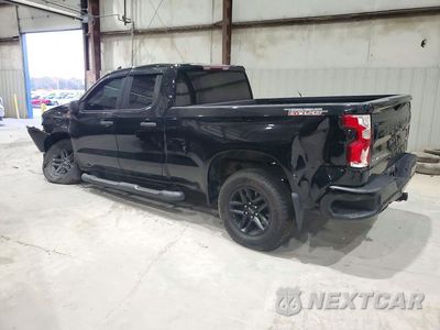 Drugie zdjęcie samochodu z przodu: 2020 CHEVROLET SILVERADO K1500 TRAIL BOSS CUSTOM VIN:1GCRYCEF1LZ142808 - miniatura