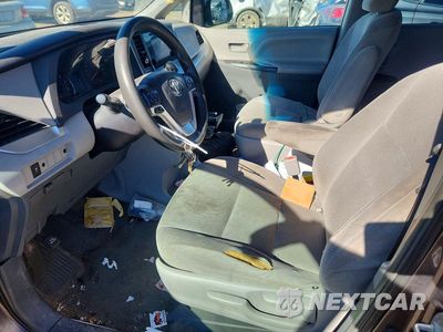 Zdjęcie 7 z 13 samochodu: 2015 TOYOTA SIENNA L 7-PASSENGER VIN:5TDZK3DCXFS593685 - miniatura