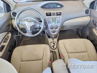Zdjęcie 8 z 13 samochodu: 2009 TOYOTA YARIS BASE VIN:JTDBT903194042374 - miniatura