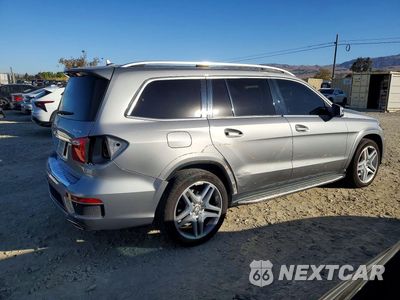 Trzecie zdjęcie samochodu z tyłu: 2015 MERCEDES-BENZ GL 550 4MATIC VIN:4JGDF7DE1FA557948 - miniatura