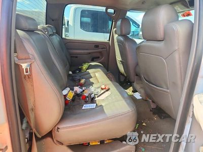 Zdjęcie 10 z 12 samochodu: 2006 CHEVROLET SILVERADO K3500 VIN:1GCJK33D76F221549 - miniatura