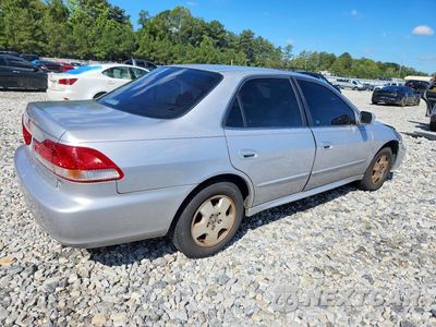 Trzecie zdjęcie samochodu z tyłu: 2002 HONDA ACCORD EX VIN:1HGCG16572A032413 - miniatura