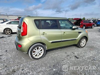 Trzecie zdjęcie samochodu z tyłu: 2013 KIA SOUL + VIN:KNDJT2A62D7598437 - miniatura