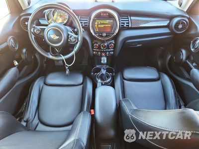 Zdjęcie 8 z 12 samochodu: 2017 MINI COOPER S VIN:WMWXU3C38H2F49245 - miniatura