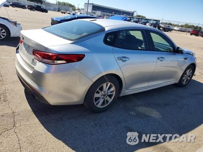 Trzecie zdjęcie samochodu z tyłu: 2016 KIA OPTIMA LX VIN:5XXGT4L39GG023823 - miniatura