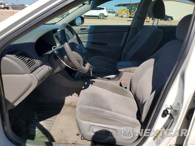 Zdjęcie 7 z 12 samochodu: 2005 TOYOTA CAMRY LE VIN:4T1BE32K95U393230 - miniatura