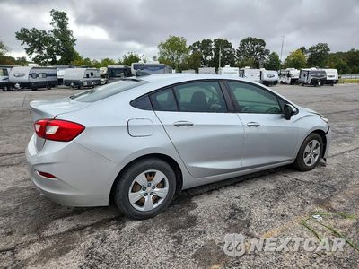 Trzecie zdjęcie samochodu z tyłu: 2018 CHEVROLET CRUZE LS VIN:1G1BC5SM7J7140027 - miniatura