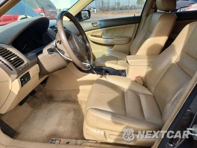 Zdjęcie 7 z 13 samochodu: 2007 HONDA ACCORD EX VIN:1HGCM66557A050986 - miniatura
