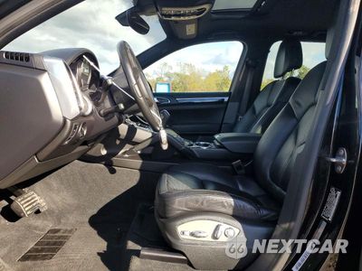 Zdjęcie 7 z 13 samochodu: 2014 PORSCHE CAYENNE VIN:WP1AA2A20ELA00551 - miniatura
