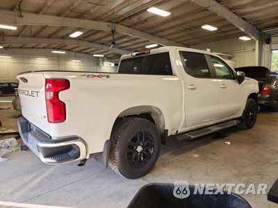 Trzecie zdjęcie samochodu z tyłu: 2021 CHEVROLET SILVERADO K1500 LT VIN:3GCUYDET5MG288300 - miniatura