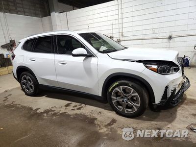 Czwarte zdjęcie samochodu z boku: 2023 BMW X1 XDRIVE28I VIN:WBX73EF03P5X02078 - miniatura