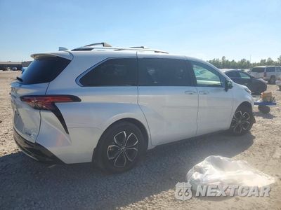 Trzecie zdjęcie samochodu z tyłu: 2026 TOYOTA SIENNA PLATINUM 7-PASSENGER VIN:5TDESKFC6TS242533 - miniatura
