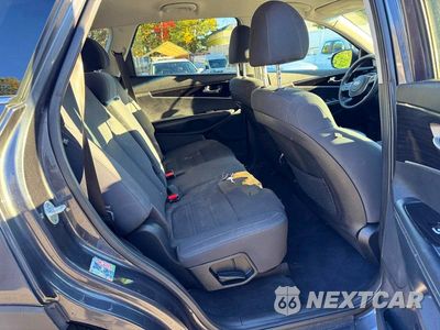 Zdjęcie 9 z 13 samochodu: 2019 KIA SORENTO LX VIN:5XYPGDA32KG447730 - miniatura