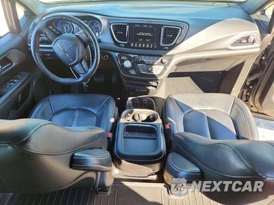 Zdjęcie 8 z 12 samochodu: 2019 CHRYSLER PACIFICA TOURING L VIN:2C4RC1BG0KR548538 - miniatura