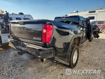 Trzecie zdjęcie samochodu z tyłu: 2021 CHEVROLET SILVERADO K3500 HIGH COUNTRY VIN:1GC4YVEY5MF116707 - miniatura