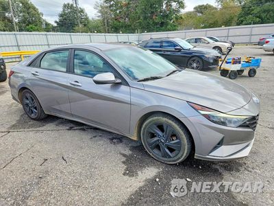 Czwarte zdjęcie samochodu z boku: 2021 HYUNDAI ELANTRA SEL VIN:KMHLM4AG3MU124245 - miniatura