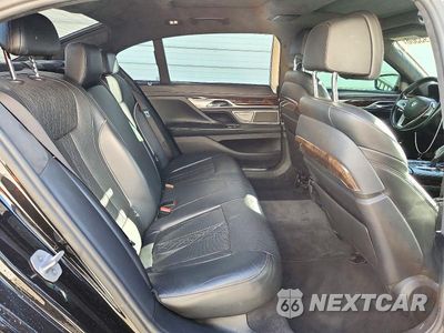 Zdjęcie 10 z 12 samochodu: 2017 BMW 740 I VIN:WBA7E2C58HG739216 - miniatura