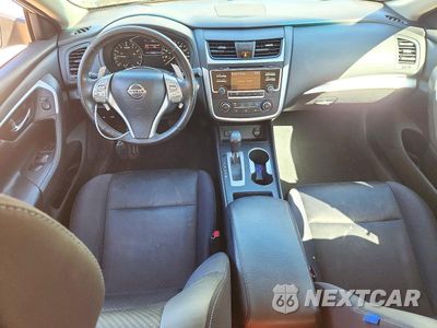Zdjęcie 8 z 13 samochodu: 2017 NISSAN ALTIMA 2.5 SR VIN:1N4AL3AP6HC134021 - miniatura
